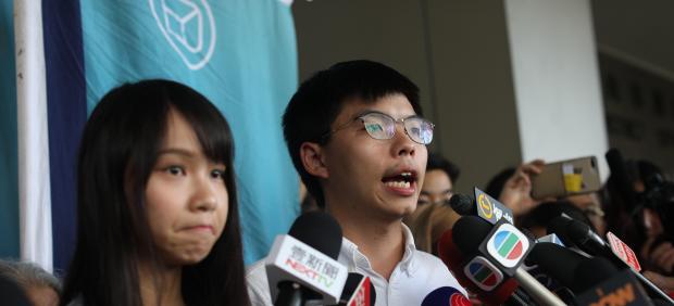 Los líderes del partido hongkonés Demosisto, Agnes Chow y Joshua Wong