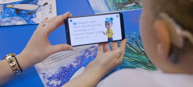 StorySign, la aplicación de Huawei para facilitar la lectura a los niños sordos