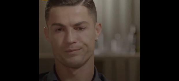 Cristiano Ronaldo rompe a llorar durante una entrevista