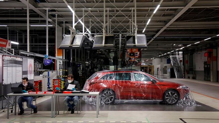 Ni nuevos, ni viejos ni subvencionados: las ventas de coches no levantan cabeza en España