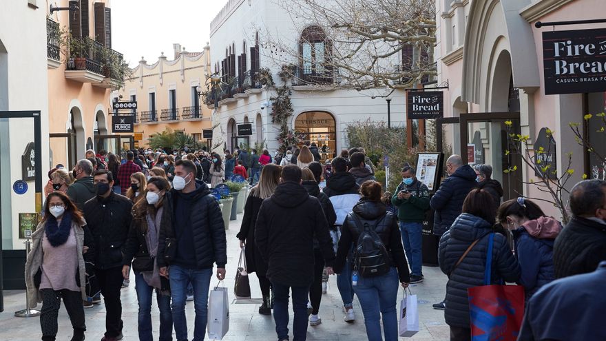 El INE modera 2 décimas la caída del PIB en 2020, hasta el 10,8%