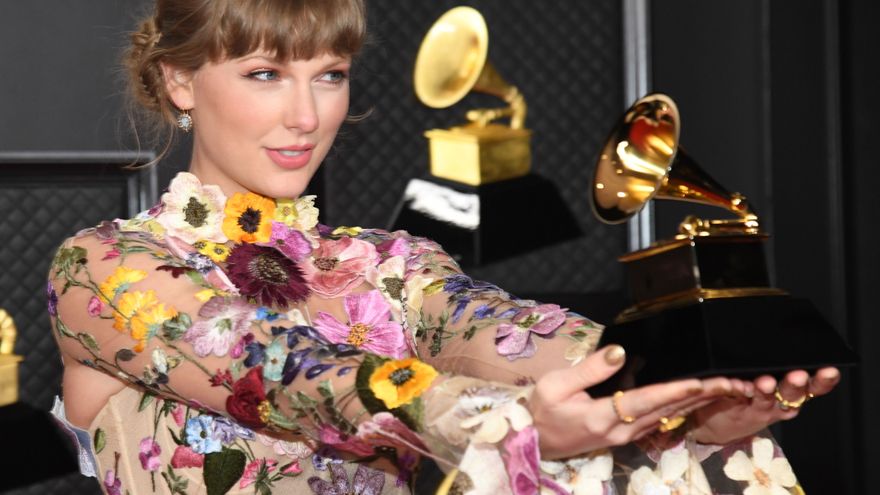 Taylor Swift y Beyoncé hacen historia en unos Grammy que cedieron todo el protagonismo de la gala a la música