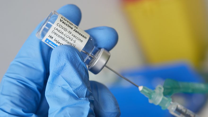 Estados Unidos ordena a Johnson & Johnson descartar 60 millones de vacunas contra la COVID por un error de producción