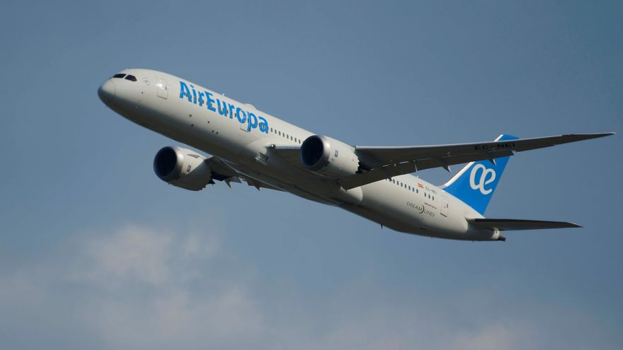 Bruselas investiga si la compra de Air Europa por la compañía propietaria de Iberia daña la oferta de vuelos en España