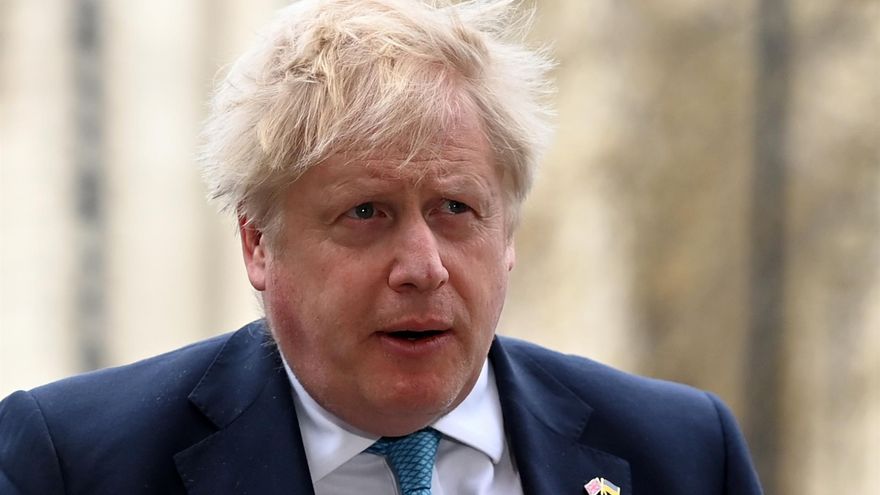 Boris Johnson reitera sus disculpas por las fiestas en Downing Street y afirma que seguirá en el cargo