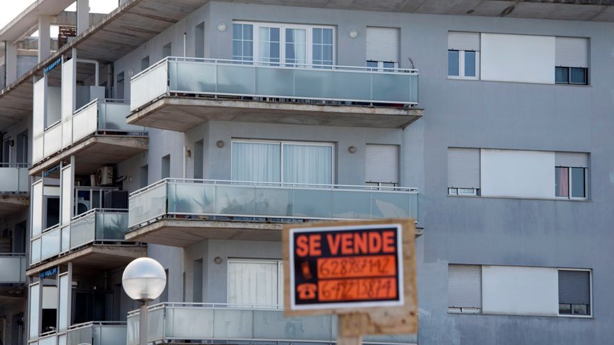 El Banco de España avisa: los bancos españoles siguen en riesgo por su exposición al inmobiliario