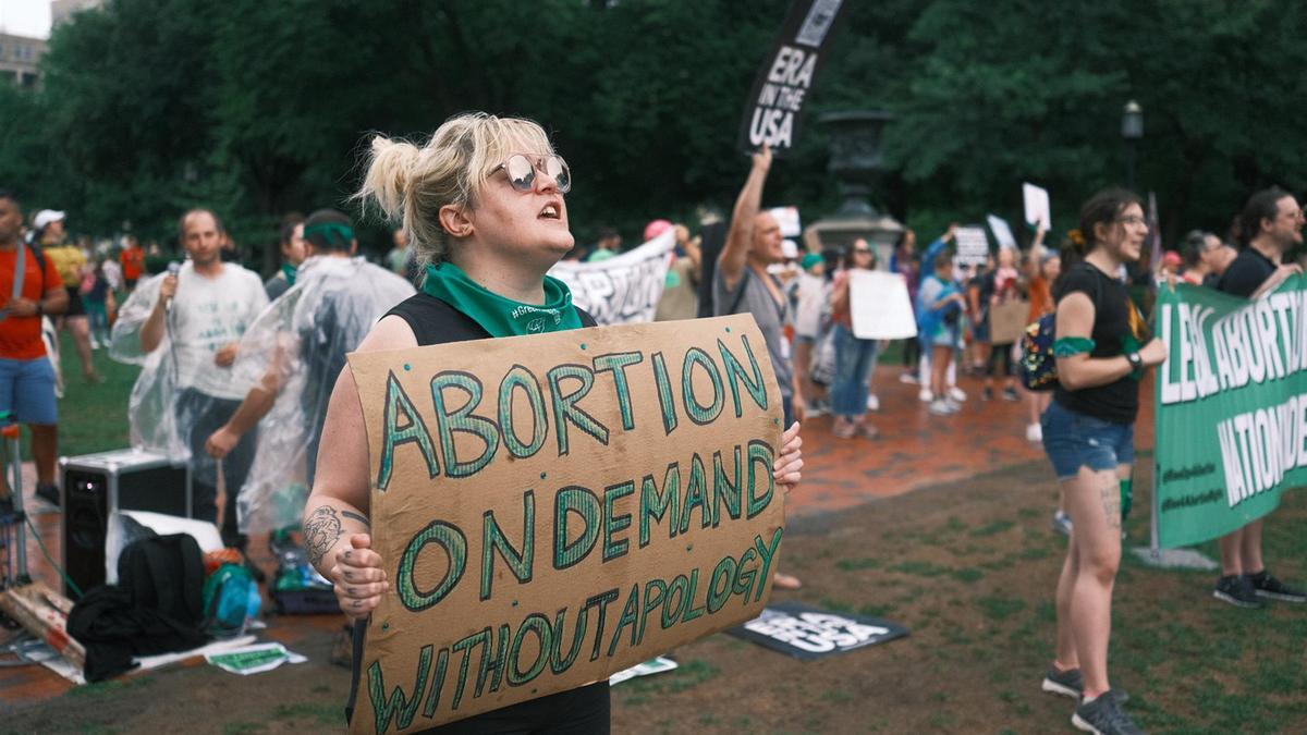 Finlandia aprueba una reforma del aborto que exime a las mujeres de dar explicaciones