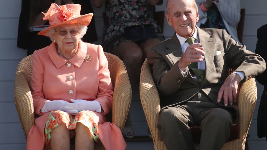 El duque de Edimburgo, de 99 años, ingresado en el hospital como 