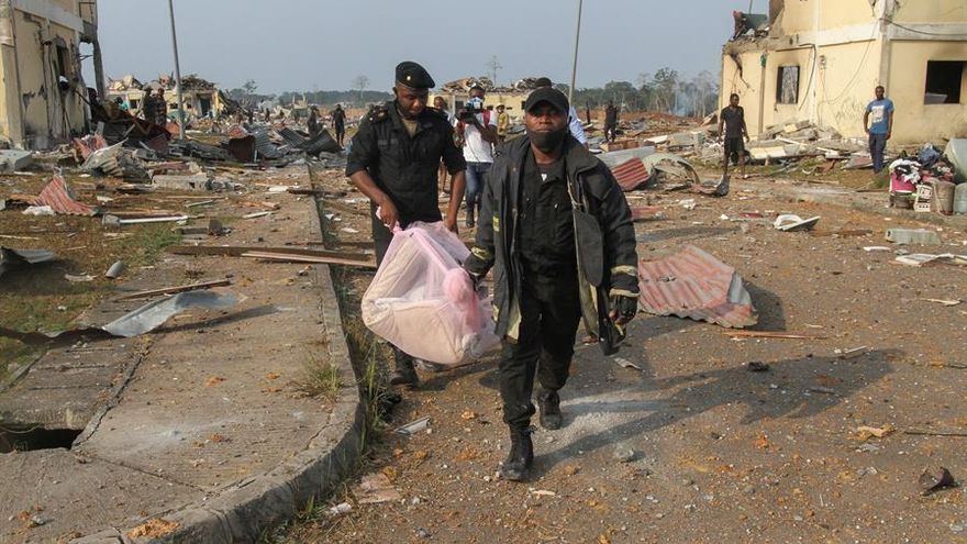 El número de muertos tras las explosiones en un cuartel militar de Guinea Ecuatorial se eleva a 105