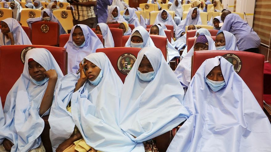 Liberan a 279 alumnas secuestradas en un colegio de Nigeria