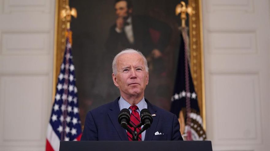 Biden pide prohibir las armas de asalto en Estados Unidos tras el tiroteo de Colorado