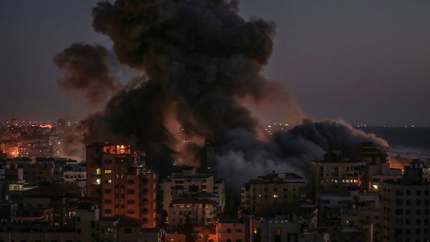 Los últimos bombardeos israelíes en Gaza elevan los fallecidos a medio centenar, catorce de ellos menores