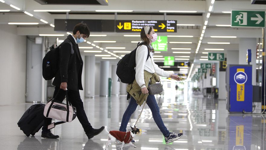 El veto turístico del Reino Unido a España abre una guerra política entre Baleares y Madrid