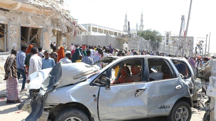 Un atentado con coches bomba en Somalia deja al menos 100 muertos