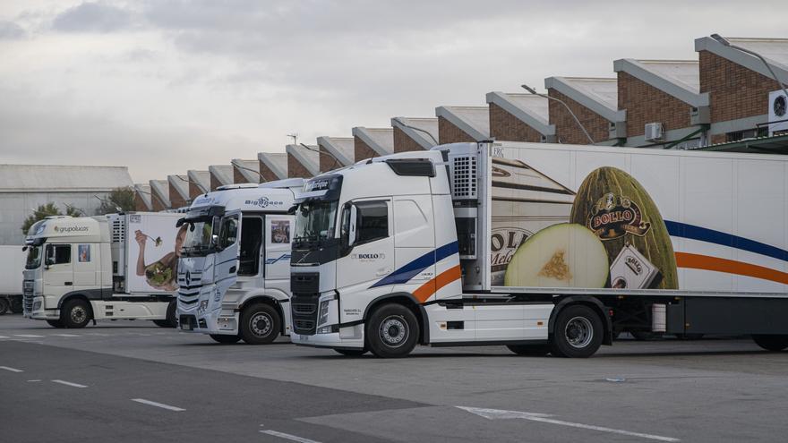 Los transportistas suspenden el paro indefinido el día después de iniciarlo