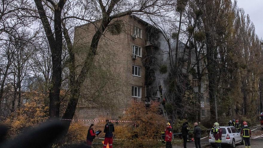 Rusia lanza decenas de misiles en un ataque masivo que causa apagones por toda Ucrania