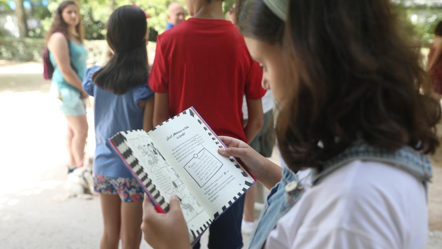 La política afronta el dilema de considerar la cultura como un derecho o como un escaparate