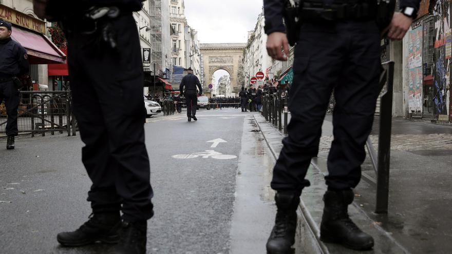 Tres muertos y tres heridos en un tiroteo junto a un centro cultural kurdo de París
