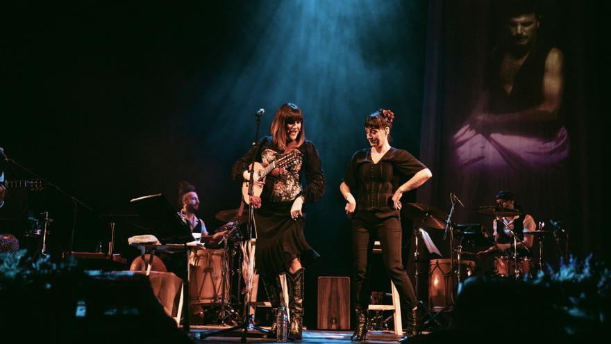 Rozalén inunda el Teatro de la Zarzuela de verdad, apego a la tierra y folclore