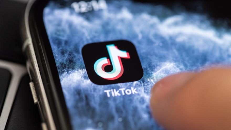 Un tribunal avala el despido de un trabajador por parodiar e insultar a clientes en Tiktok