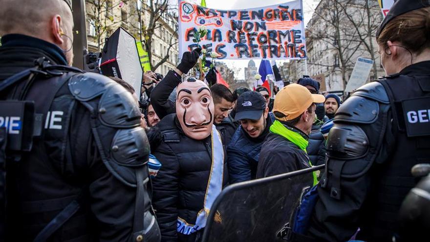 Macron y su Gobierno se juegan el futuro de la legislatura con la reforma de las pensiones