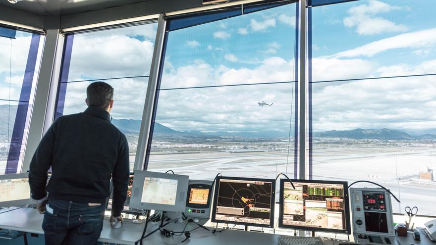 La falta de personal en la Aemet dispara el exceso de horas y complica la vigilancia del tiempo en los aeropuertos