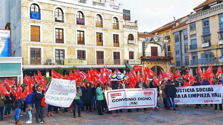 Pulso de más de 15.000 trabajadoras a la patronal nacional de la limpieza: se enquista el conflicto en Castilla-La Mancha