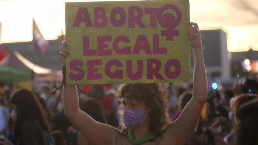 El Gobierno de Lula elimina las trabas de Bolsonaro al aborto, que intentó incluir el latido fetal