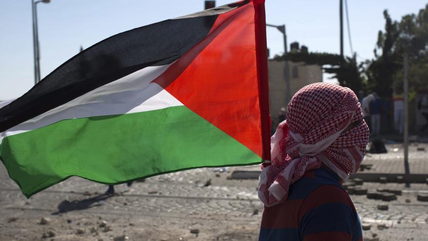 Israel prohíbe ondear banderas palestinas en espacios públicos