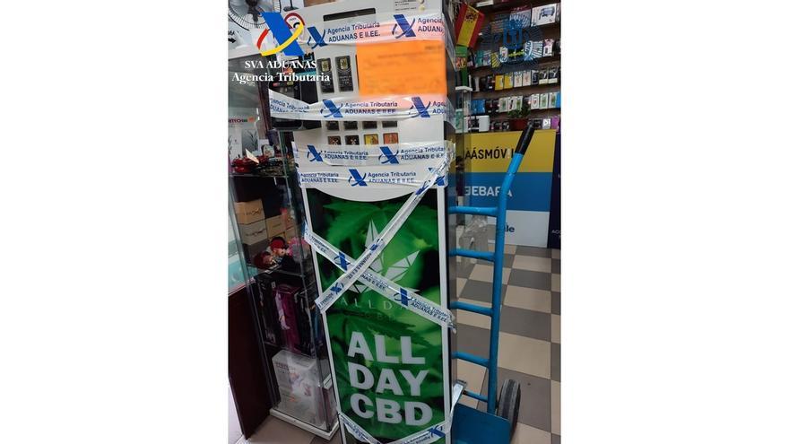 Intervenidas en Madrid 30 máquinas expendedoras en las que se distribuía hachís y cogollos de marihuana