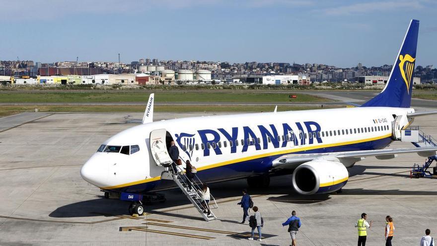 La Inspección de Trabajo sanciona a Ryanair por no abonar el salario mínimo a los tripulantes de cabina