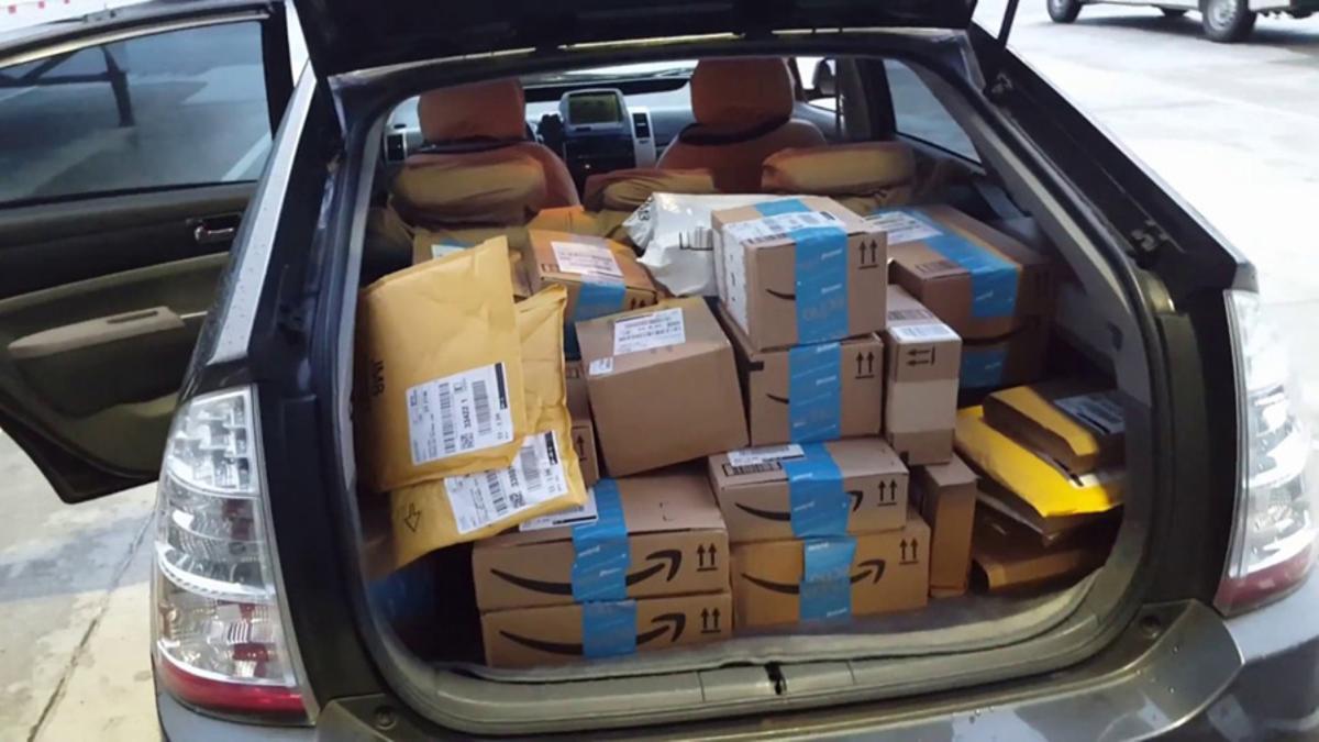 La justicia confirma que los repartidores de Amazon que usaban su propio coche eran falsos autónomos