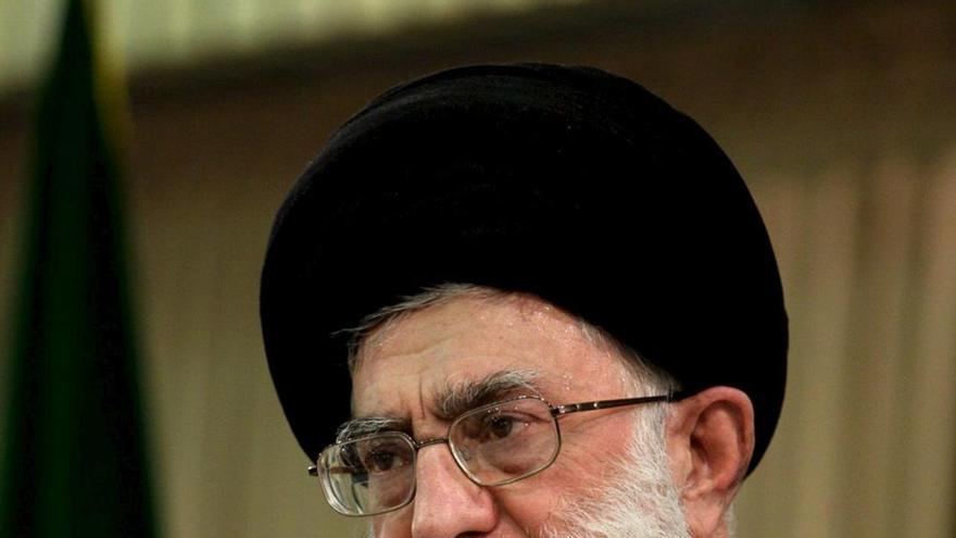 El líder supremo de Irán anuncia la amnistía de parte de los condenados en las protestas