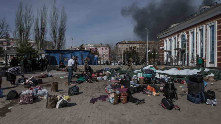 Human Rights Watch acusa a Rusia del ataque a la estación llena de civiles de Kramatorsk: 