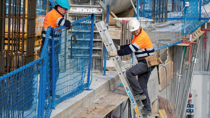 El empleo acelera en febrero con casi 89.000 trabajadores más, el dato más alto desde 2015