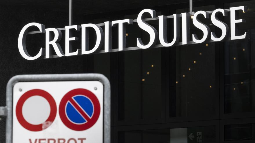 El desplome de Credit Suisse en Bolsa provoca una nueva sacudida en la banca española y europea