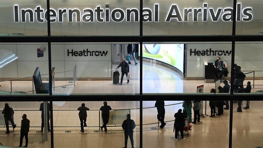 Las aerolíneas advierten del riesgo de más colas en los aeropuertos europeos este verano por falta de personal