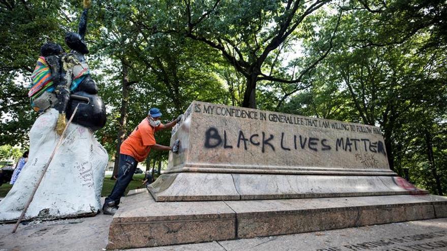 La memoria esclavista se blinda contra su derribo en Florida