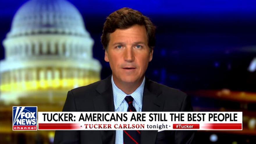 La estrella de Fox News Tucker Carlson deja la cadena tras el caso por las mentiras sobre el fraude electoral