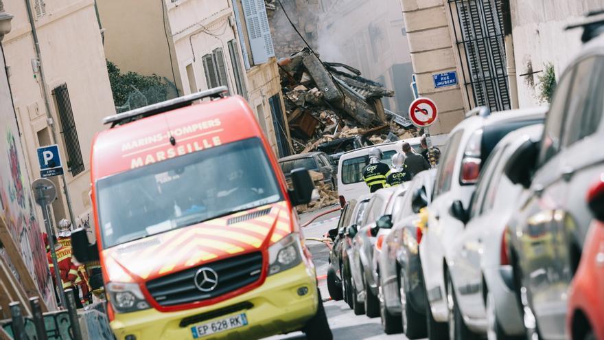 Al menos cinco heridos y ocho desaparecidos por el derrumbe de un edificio en Marsella