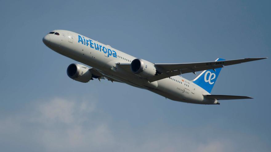 Los pilotos de Air Europa convocan huelga para los días 1, 2, 4 y 5 de mayo