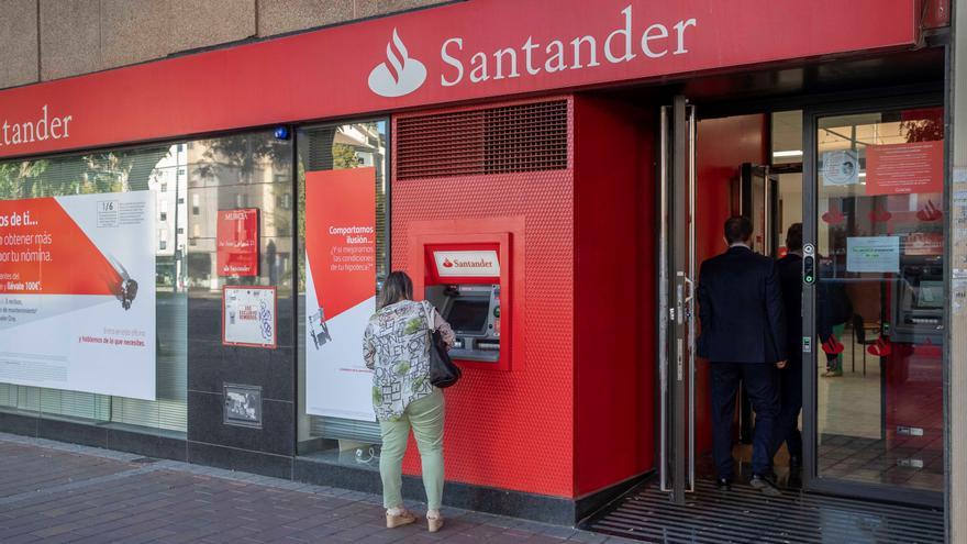 Sentencias contradictorias no aclaran si los agentes colaboradores del Banco Santander son falsos autónomos