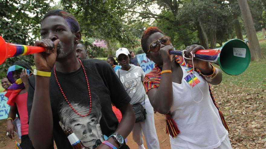 El presidente de Uganda aprueba una polémica ley anti-LGTBI que castiga algunos delitos con pena de muerte