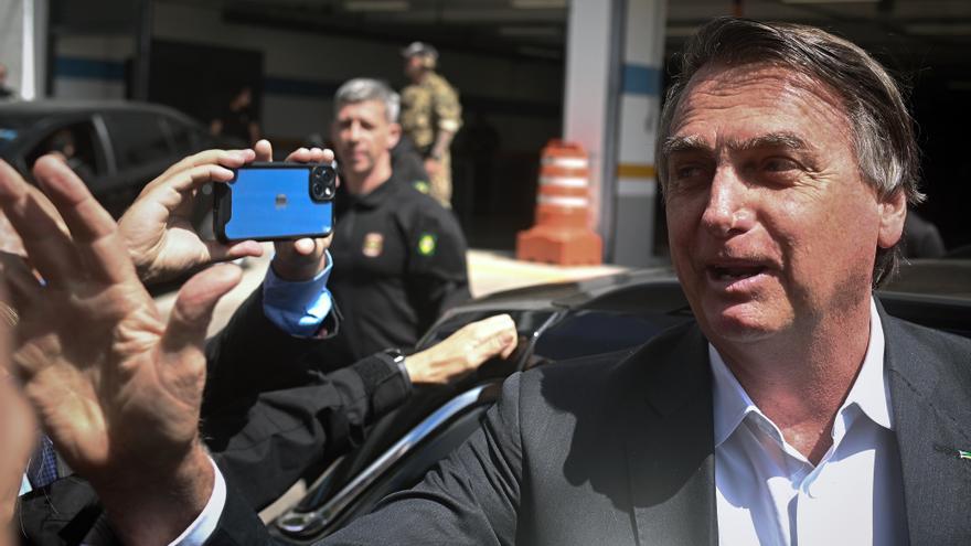 La Policía de Brasil registra la casa de Bolsonaro en una investigación sobre falsos certificados COVID