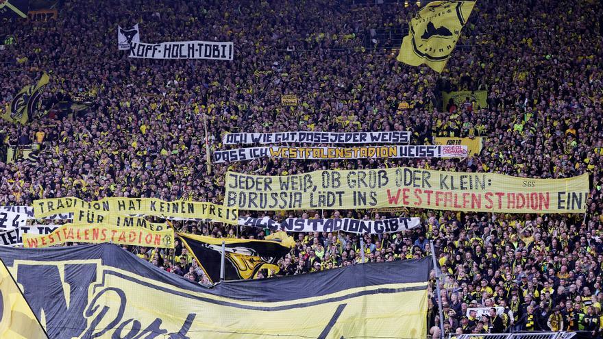 Los hinchas alemanes se oponen al último asalto de los fondos para controlar el fútbol europeo