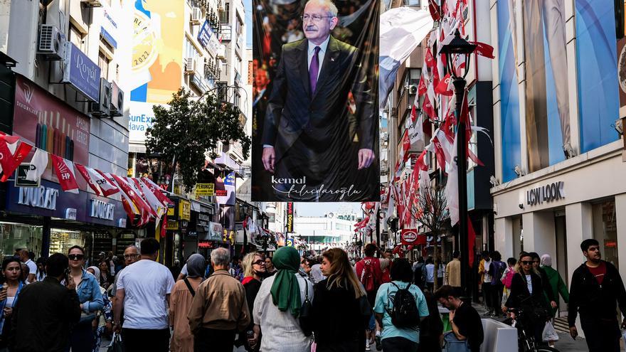Paro, deudas, precios desbocados y un terremoto que desgasta a Erdogan: la crisis marca las elecciones en Turquía