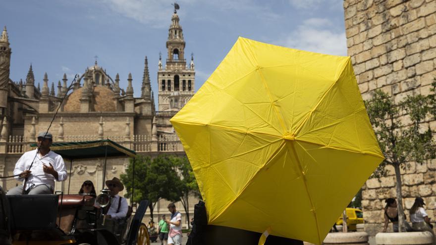 El calor y la sequía amenazan los motores económicos del turismo y la agricultura