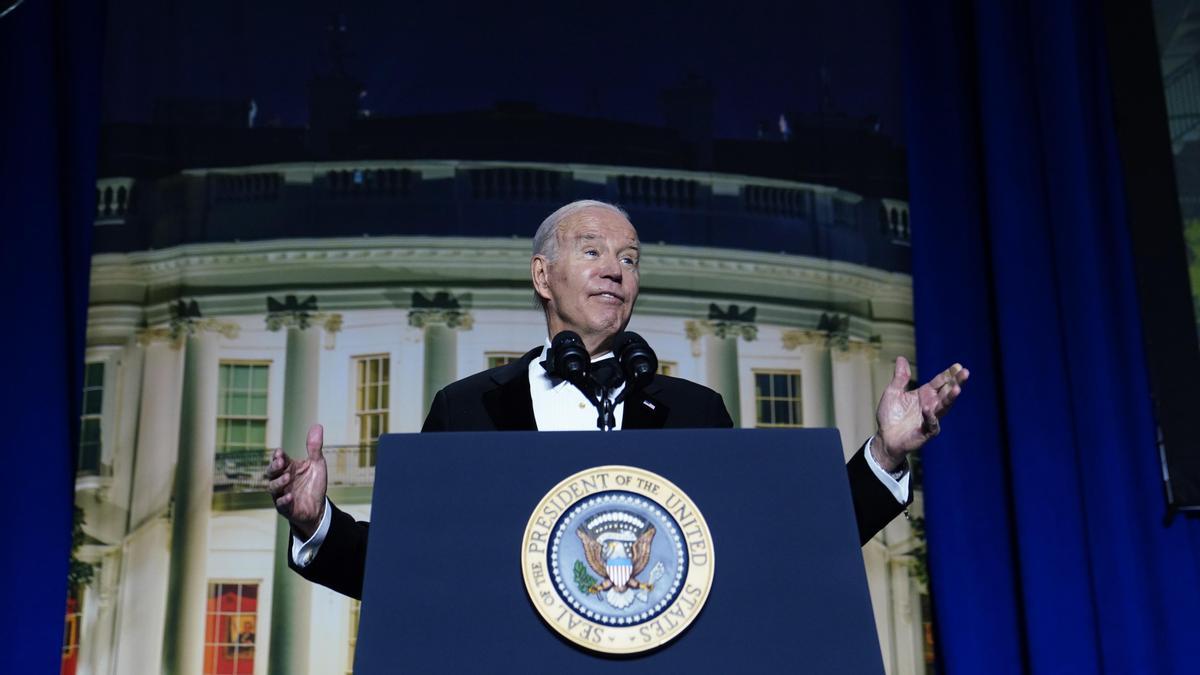 El presidente de Estados Unidos, Joe Biden, durante la cena de la Asociación de Corresponsales de la Casa Blanca en Washington