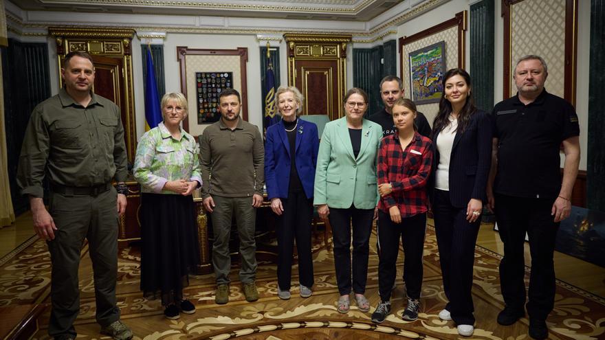 Greta Thunberg se reúne con Zelenski en Kiev para hablar sobre el impacto de la guerra en el medioambiente