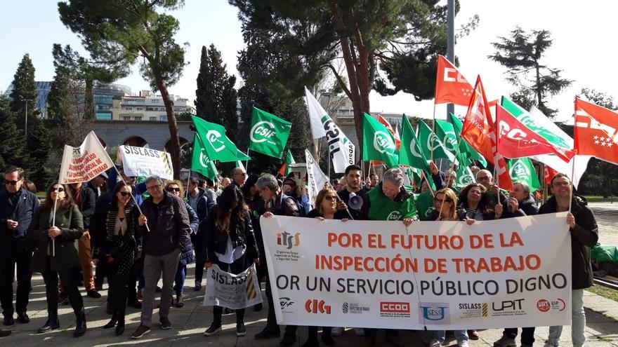 Los inspectores de trabajo anuncian que paralizan varias campañas: desde excesos de jornada a falsos autónomos